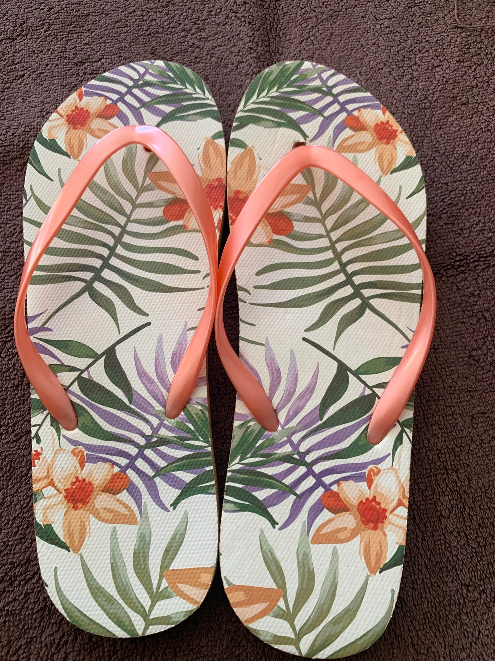 Paire de tongs femme – Taille 38 